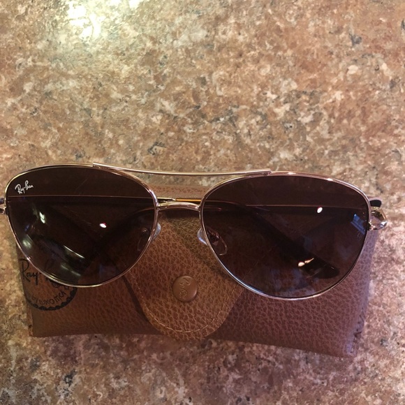 Like new Ray-Ban avatar sunglasses